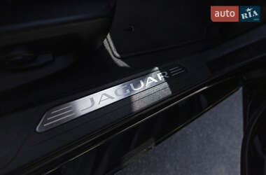 Седан Jaguar XE 2016 в 