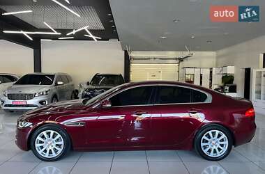 Седан Jaguar XE 2016 в 