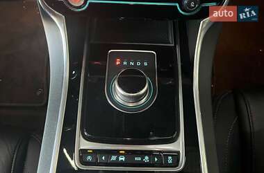 Седан Jaguar XE 2016 в 