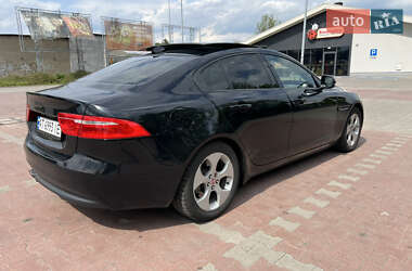 Седан Jaguar XE 2017 в 