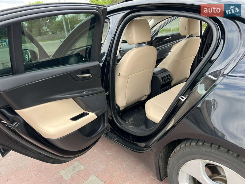 Седан Jaguar XE 2017 в Ивано-Франковске фото 38 Седан Jaguar XE 2017 в Ивано-Франковске