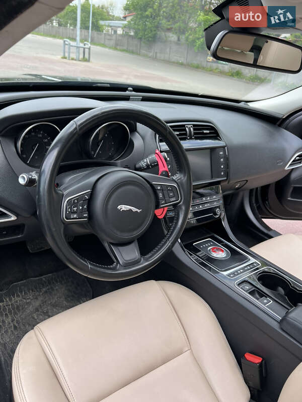 Седан Jaguar XE 2017 в Ивано-Франковске фото 41 Седан Jaguar XE 2017 в Ивано-Франковске