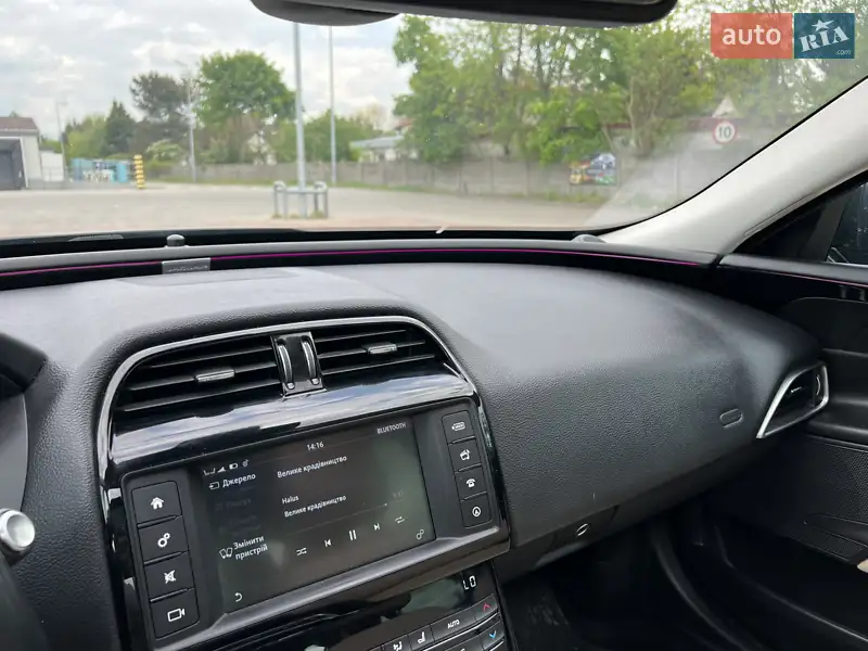 Jaguar XE 2017 VIN SAJAS4BN2HA977906 фото оголошення 53 з 104