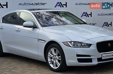 Седан Jaguar XE 2018 в 