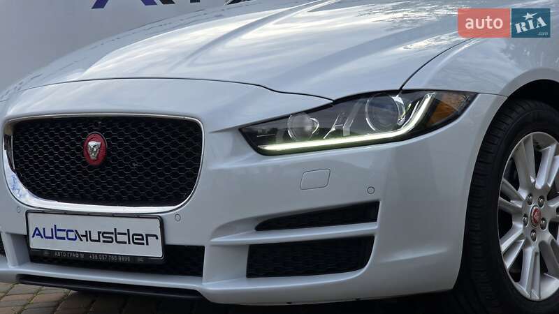 Седан Jaguar XE 2018 в Киеве