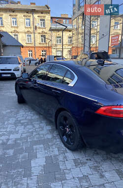 Седан Jaguar XE 2016 в 