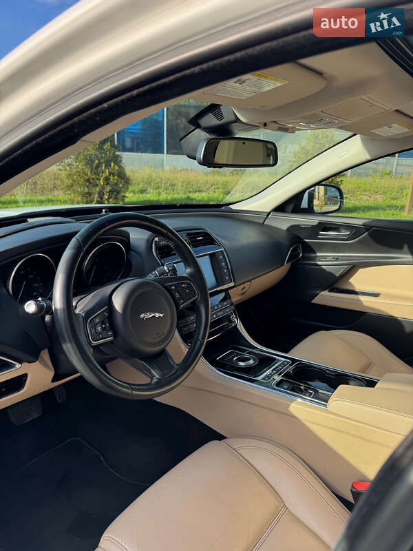 Седан Jaguar XE 2017 в Киеве фото 6 Седан Jaguar XE 2017 в Киеве
