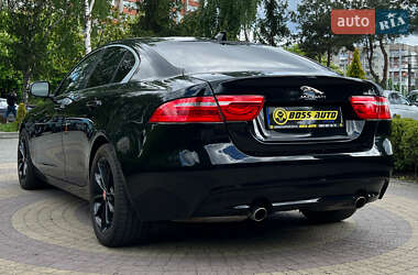 Седан Jaguar XE 2017 в 