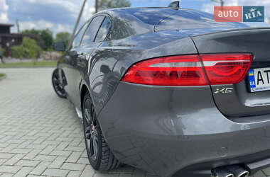 Седан Jaguar XE 2016 в 