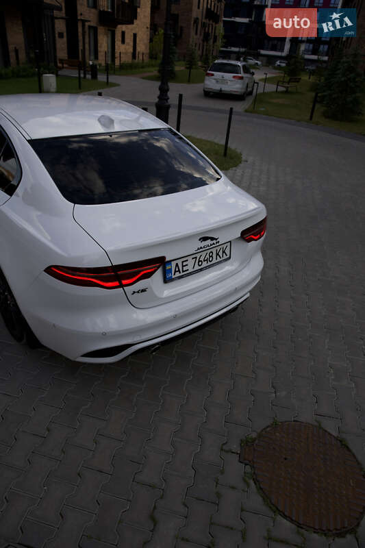 Седан Jaguar XE 2021 в Івано-Франківську