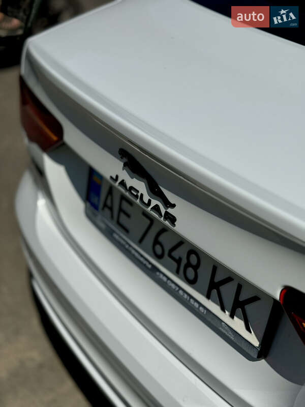 Седан Jaguar XE 2021 в Івано-Франківську