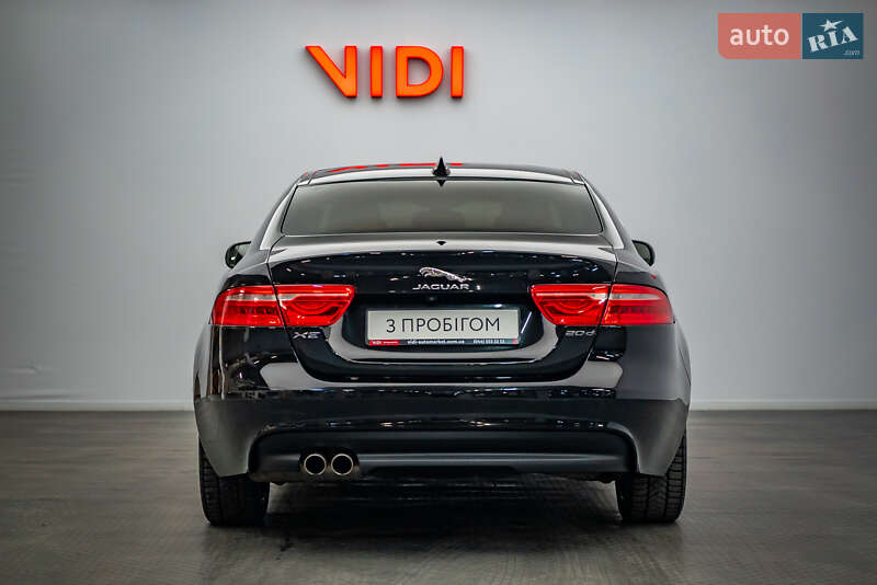 Седан Jaguar XE 2017 в Киеве