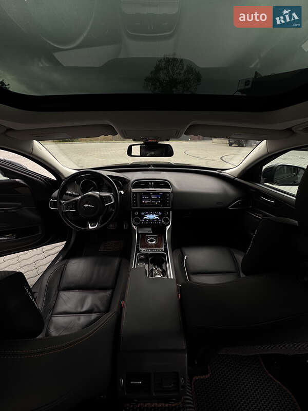 Седан Jaguar XE 2017 в Трускавце фото 17 Седан Jaguar XE 2017 в Трускавце