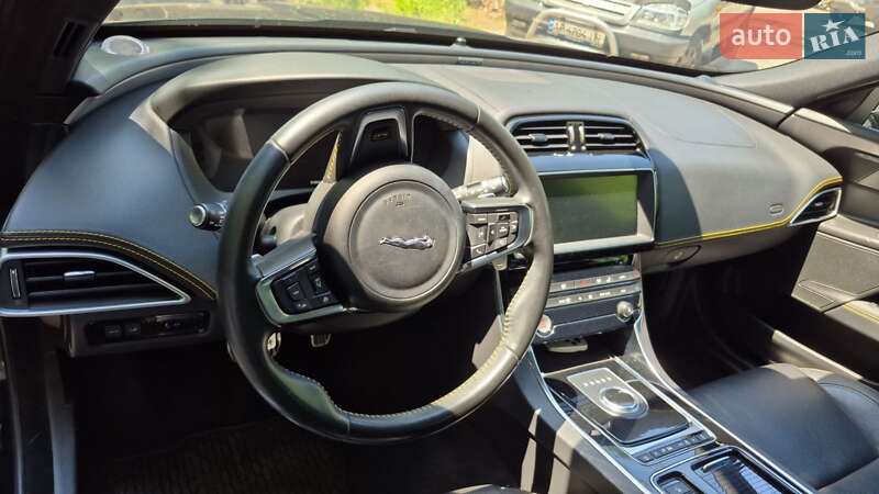 Седан Jaguar XE 2018 в Запорожье