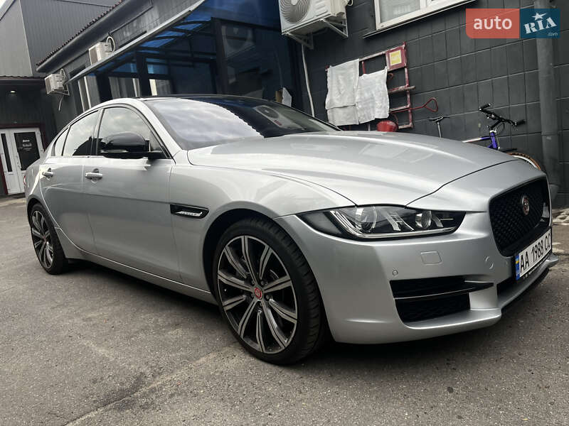Седан Jaguar XE 2016 в Киеве фото 20 Седан Jaguar XE 2016 в Киеве