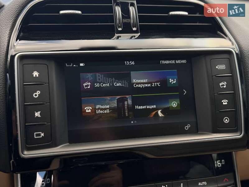 Седан Jaguar XE 2016 в Переяславе