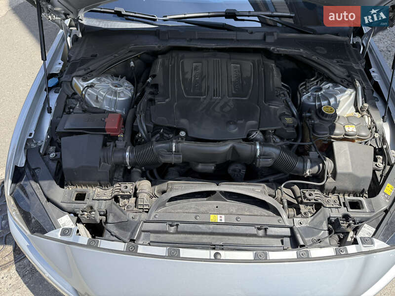 Седан Jaguar XE 2016 в Киеве фото 86 Седан Jaguar XE 2016 в Киеве