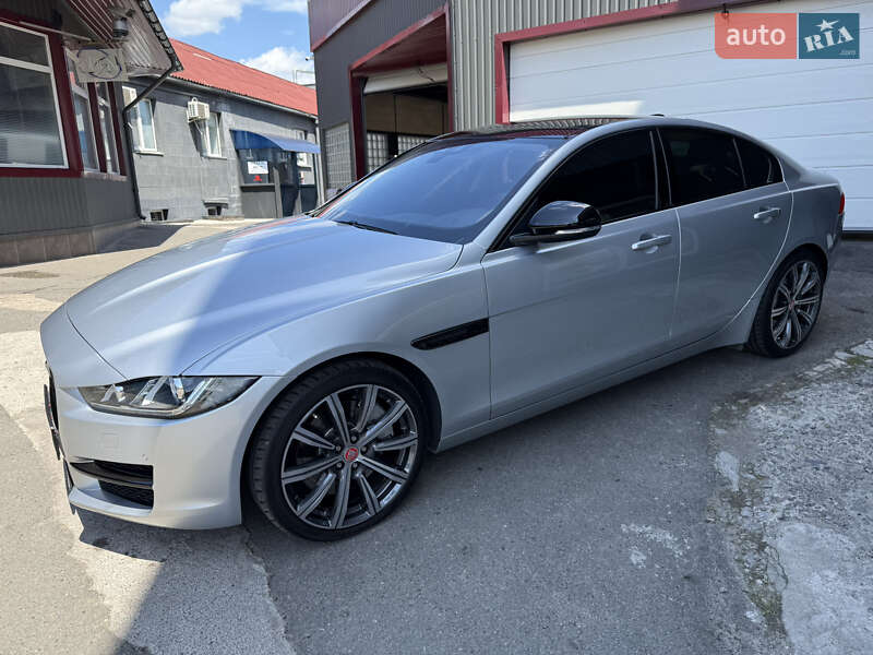 Седан Jaguar XE 2016 в Киеве фото 41 Седан Jaguar XE 2016 в Киеве