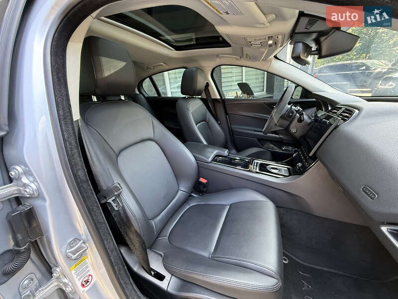 Седан Jaguar XE 2016 в Киеве фото 52 Седан Jaguar XE 2016 в Киеве