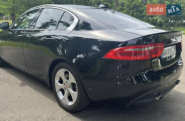 Седан Jaguar XE 2016 в 