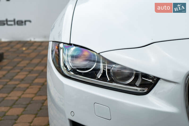 Седан Jaguar XE 2018 в Киеве