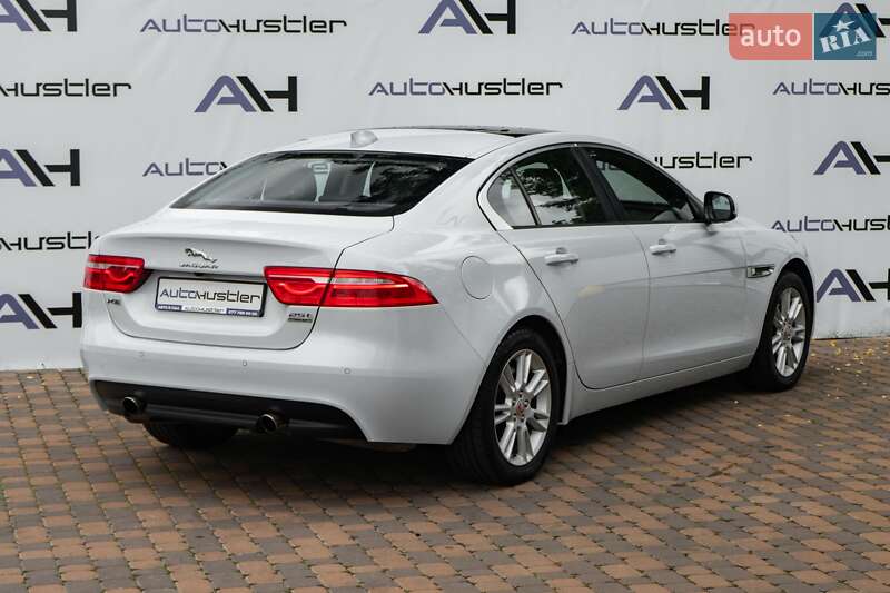 Седан Jaguar XE 2018 в Киеве