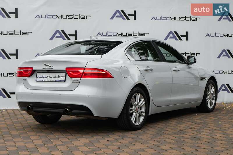 Седан Jaguar XE 2018 в Киеве