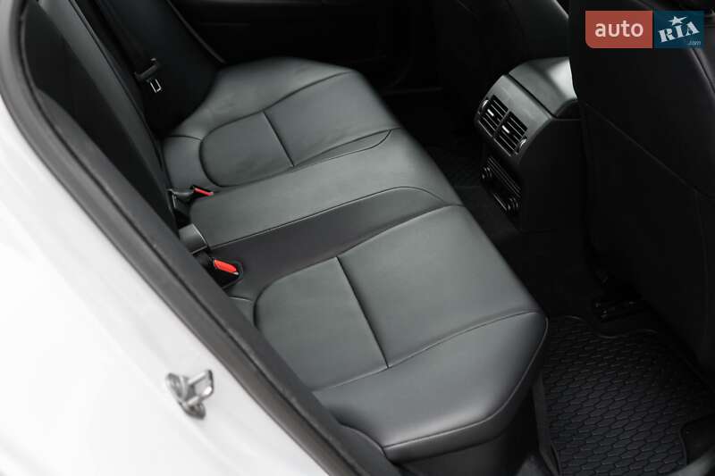 Седан Jaguar XE 2018 в Киеве