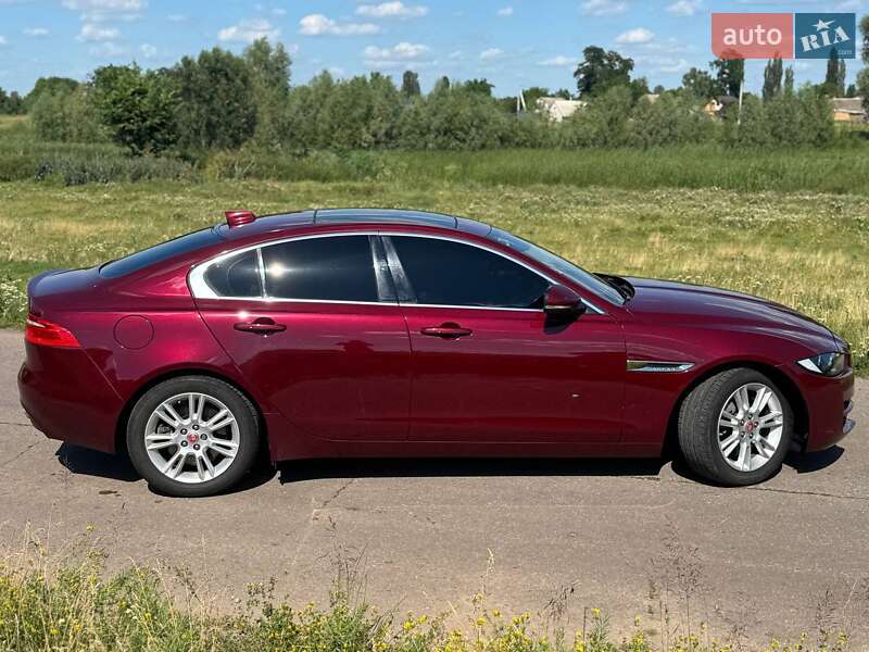 Седан Jaguar XE 2016 в Переяславе