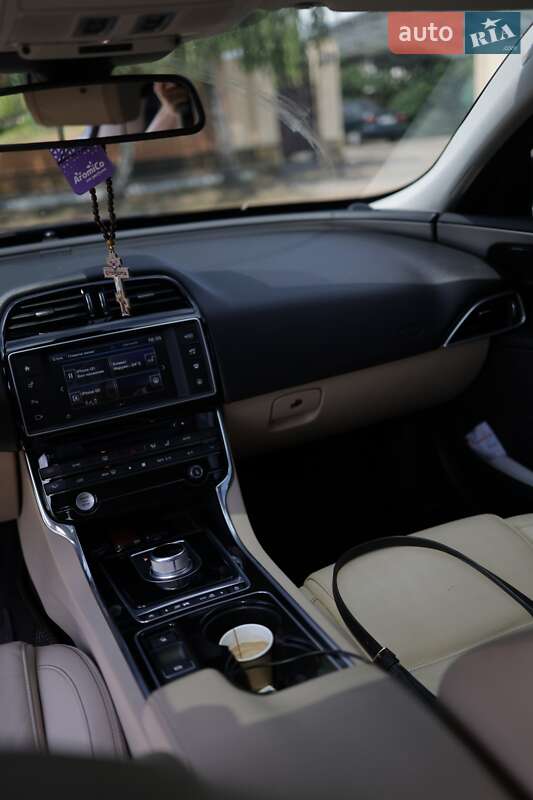 Седан Jaguar XE 2015 в Миргороде фото 7 Седан Jaguar XE 2015 в Миргороде