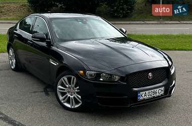 Седан Jaguar XE 2019 в 