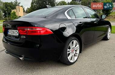 Седан Jaguar XE 2019 в 
