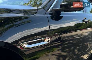 Седан Jaguar XE 2019 в 