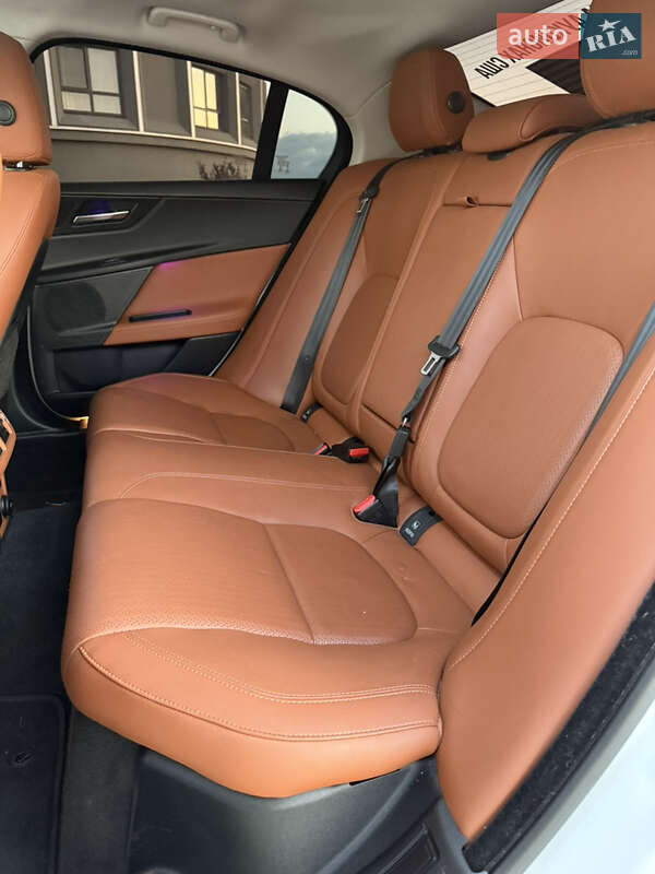 Седан Jaguar XE 2017 в Черкассах