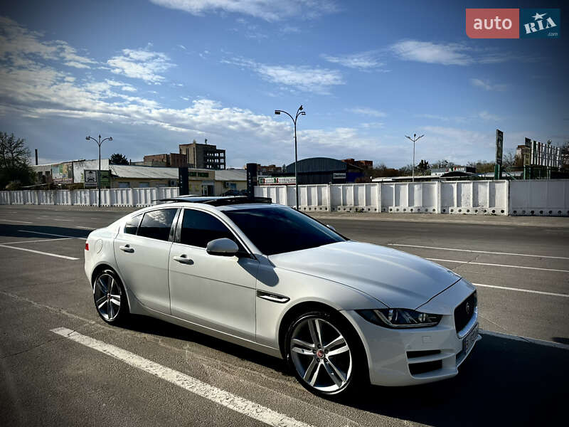 Jaguar XE 2018