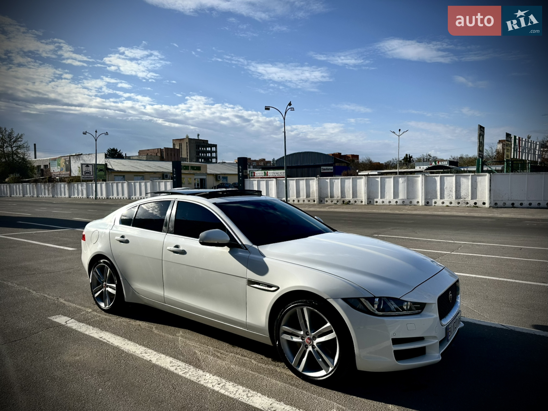 2018 Jaguar XE - фото 1