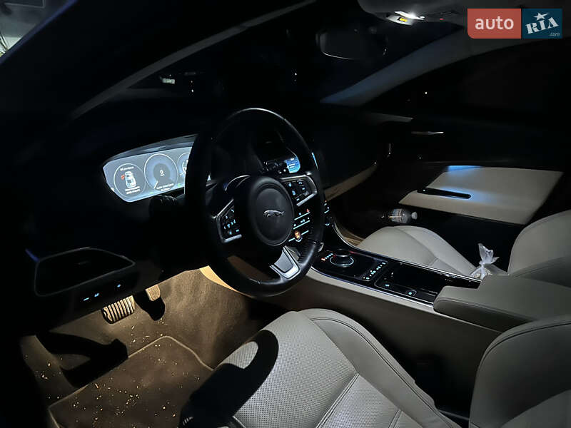 Седан Jaguar XE 2018 в Киеве