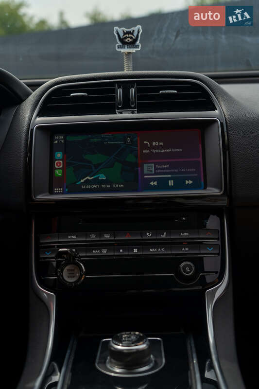 Седан Jaguar XE 2016 в Киеве