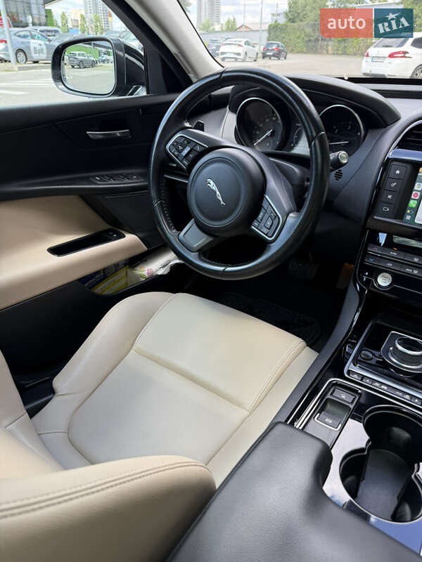 Седан Jaguar XE 2017 в Киеве фото 11 Седан Jaguar XE 2017 в Киеве