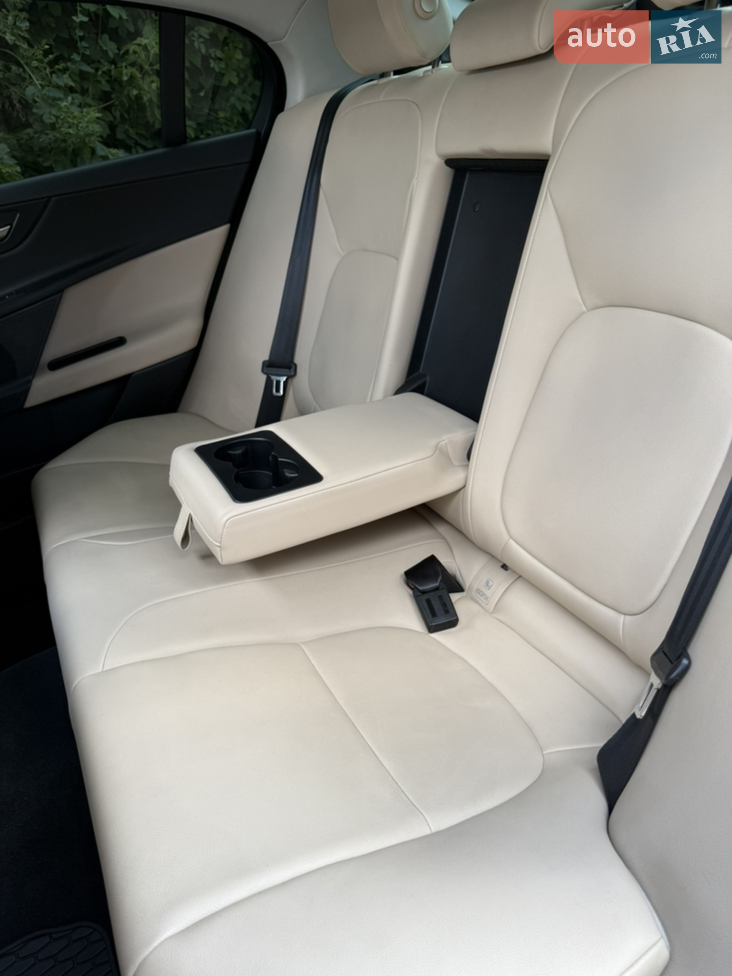 2017 Jaguar XE - мініатюра 15