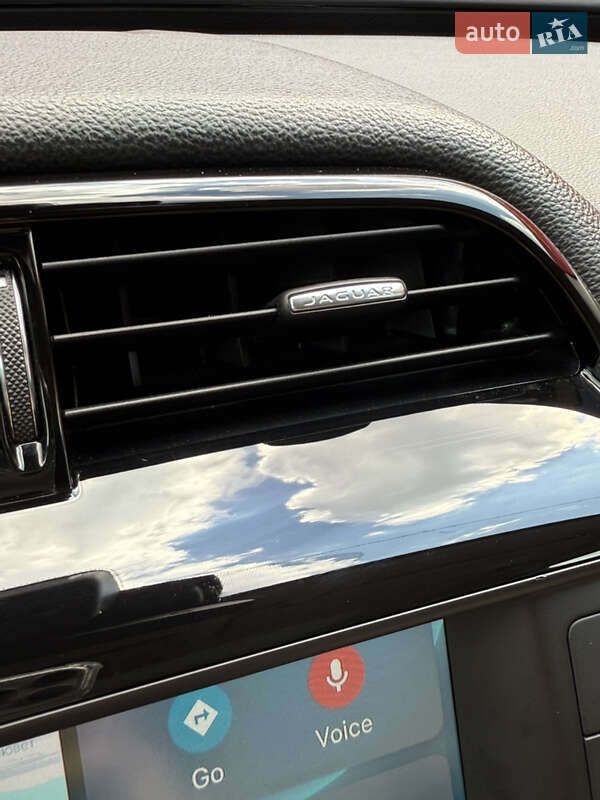 Седан Jaguar XE 2017 в Киеве фото 20 Седан Jaguar XE 2017 в Киеве