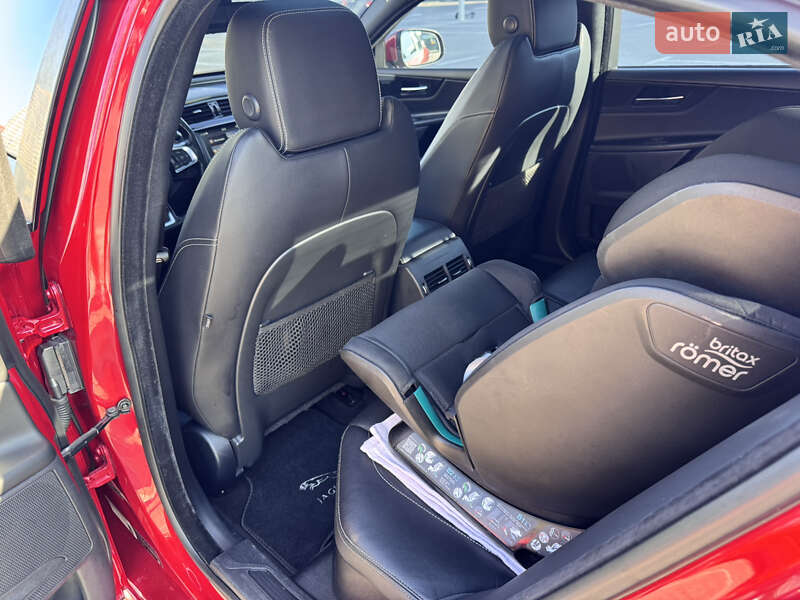 Седан Jaguar XE 2016 в Киеве