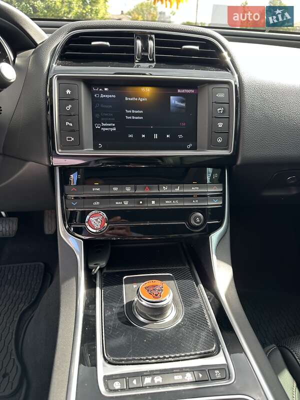 Седан Jaguar XE 2017 в Киеве фото 27 Седан Jaguar XE 2017 в Киеве