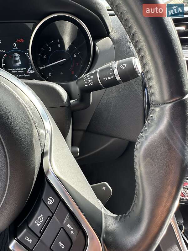 Седан Jaguar XE 2017 в Киеве фото 32 Седан Jaguar XE 2017 в Киеве