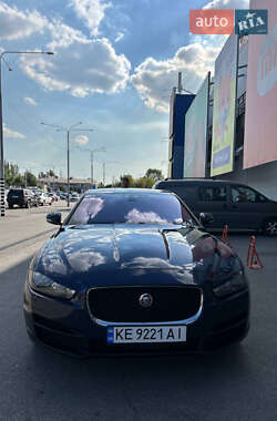 Седан Jaguar XE 2017 в Дніпрі