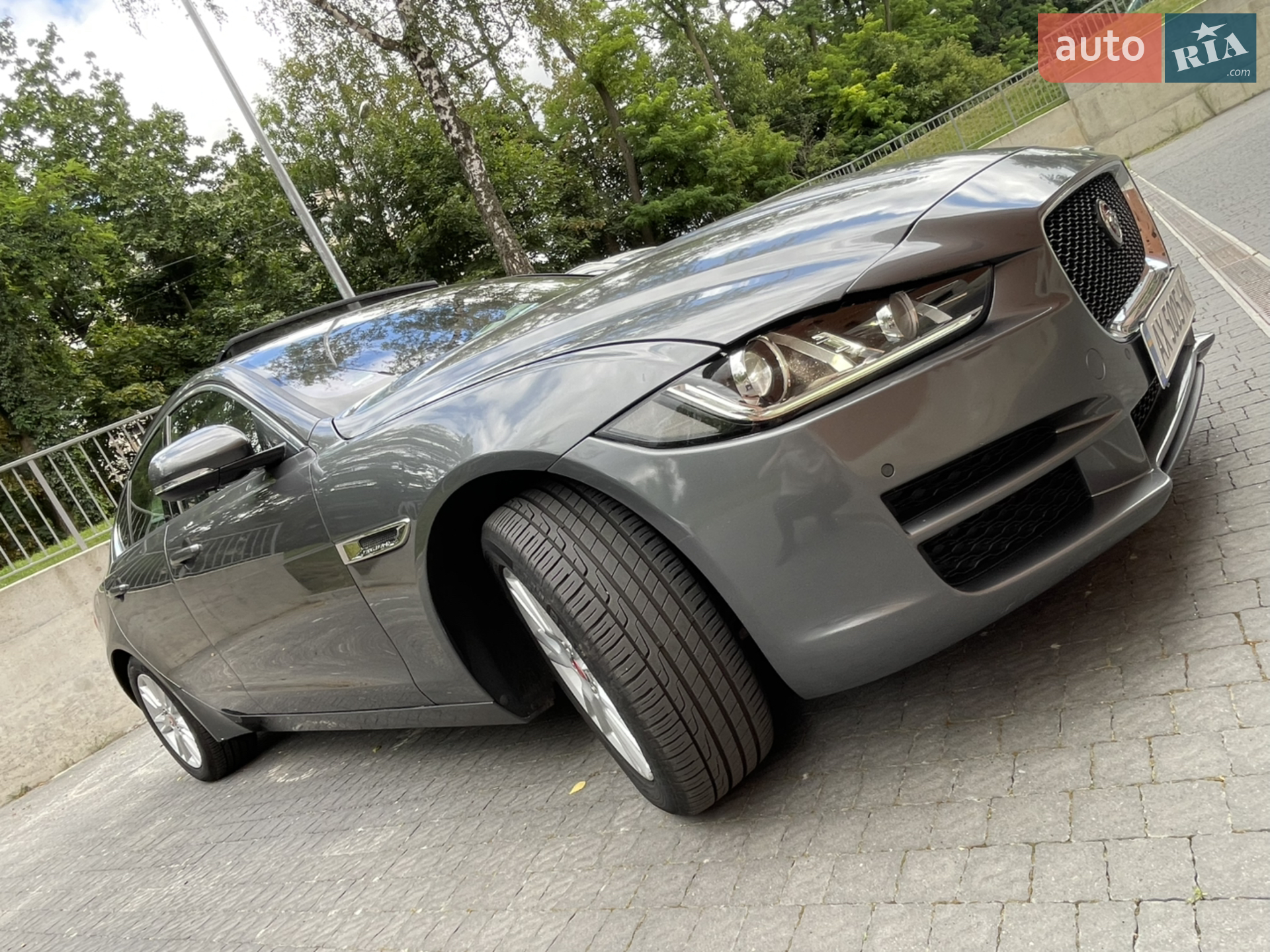 2017 Jaguar XE - мініатюра 8