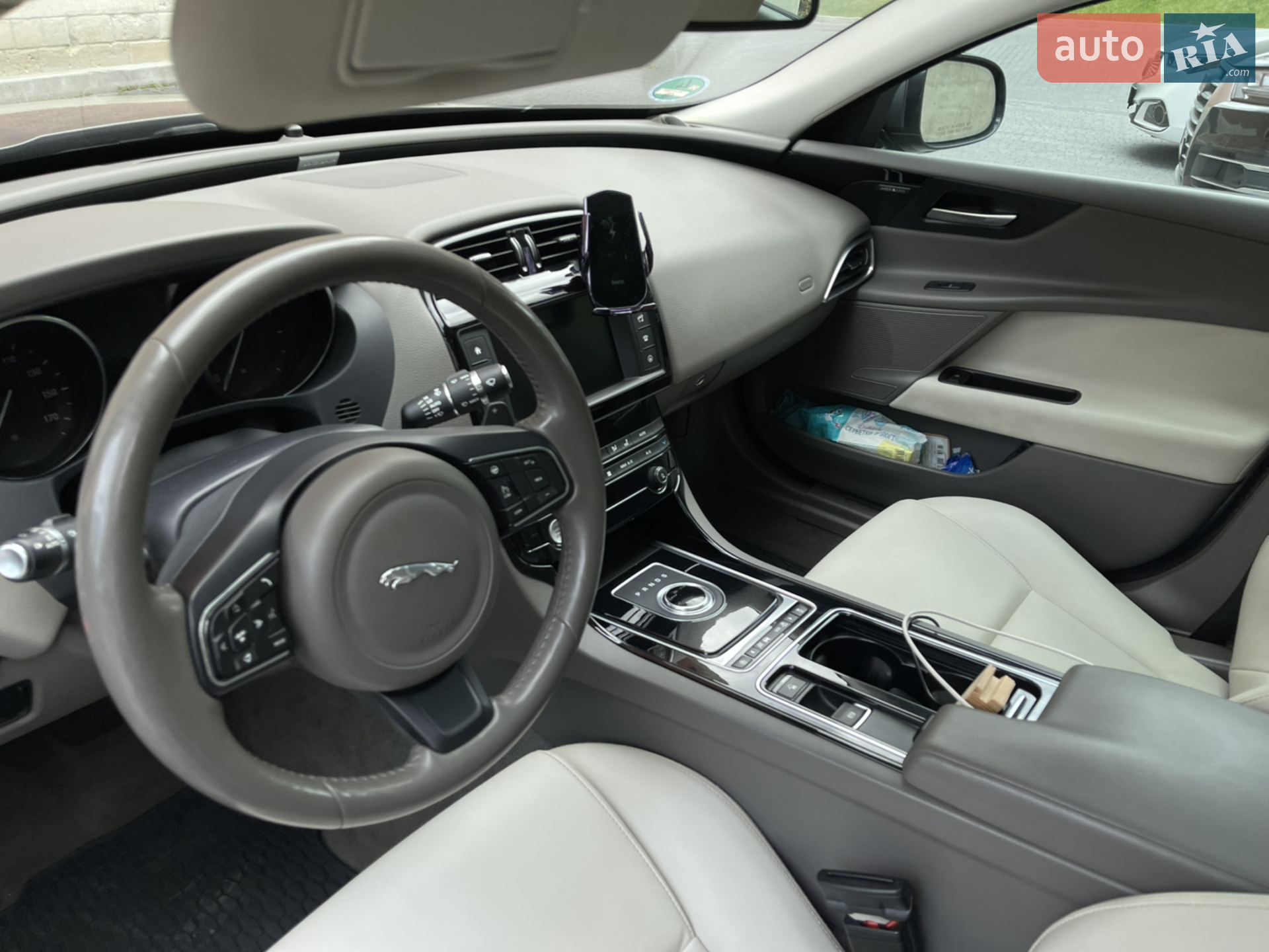 2017 Jaguar XE - мініатюра 17