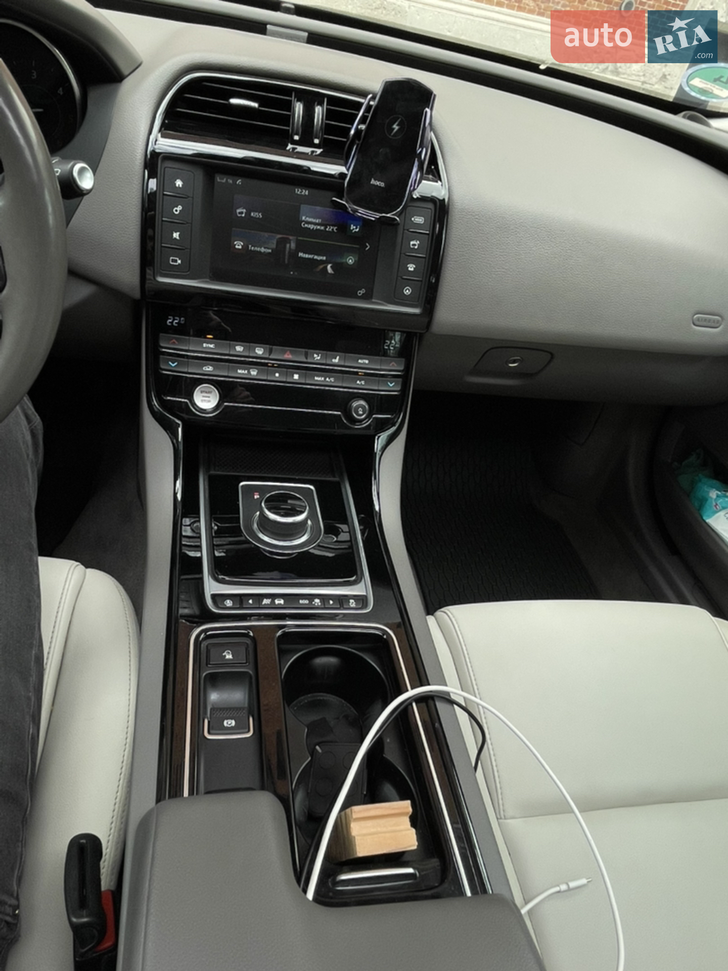 2017 Jaguar XE - мініатюра 29