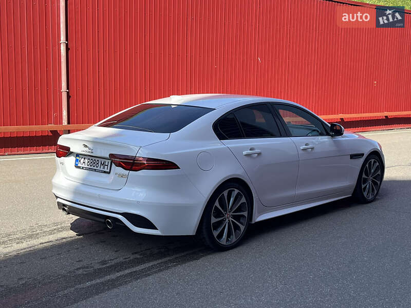 Седан Jaguar XE 2020 в Киеве