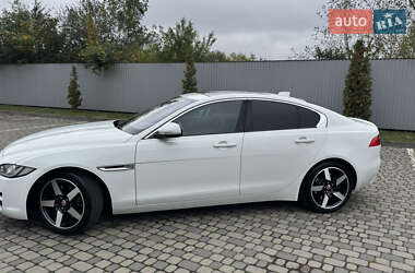 Седан Jaguar XE 2016 в 